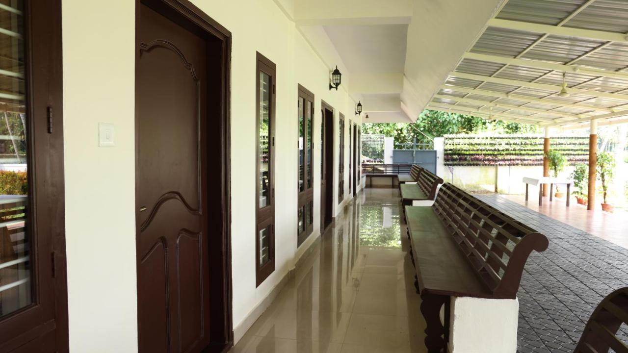 Ashtamudi Lake Garden Resorts Коллам Экстерьер фото