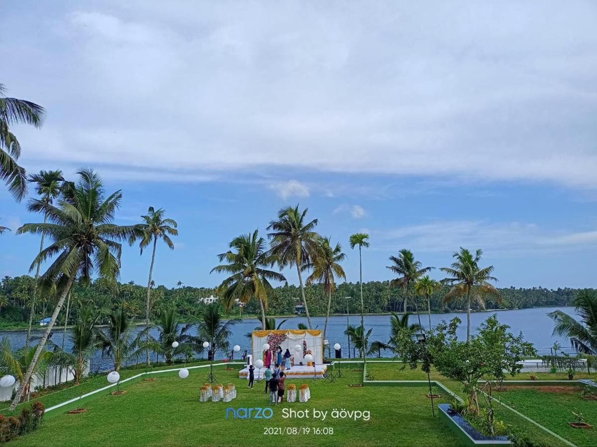 Ashtamudi Lake Garden Resorts Коллам Экстерьер фото